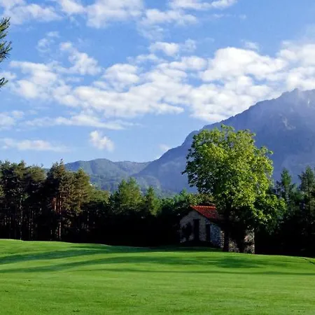 Residenza Romina Sleeps 8 With Pool- By Italian * Rezzonico