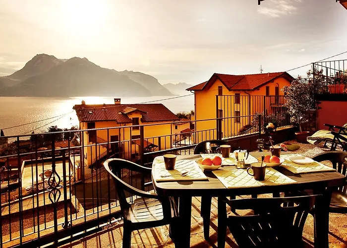 아파트 Residenza Romina Sleeps 8 With Pool- By Italian Rezzonico