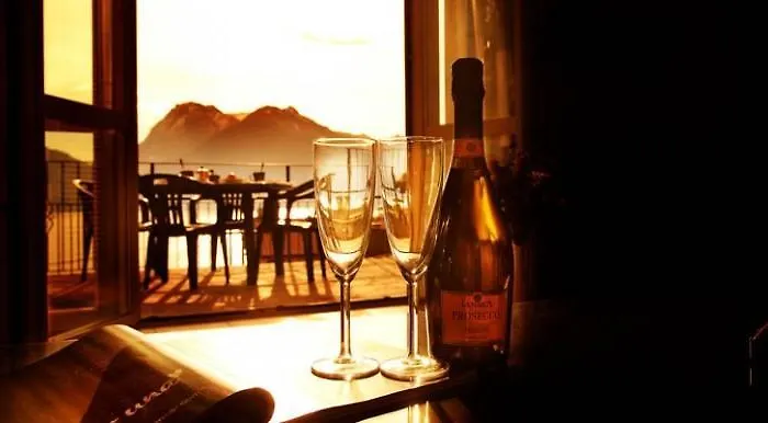 Residenza Romina Sleeps 8 With Pool- By Italian *