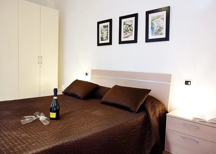 Residenza Romina Sleeps 8 With Pool- By Italian 아파트 *