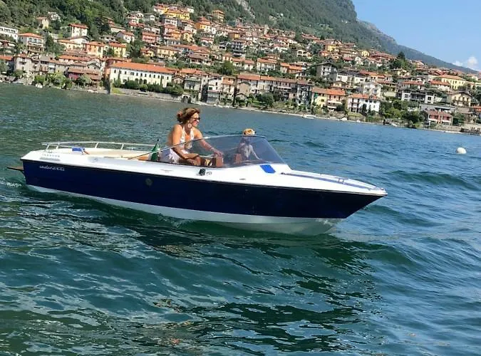 Residenza Romina Sleeps 8 With Pool- By Italian Rezzonico